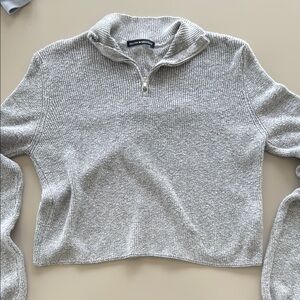 Gray quarter-Zip Sweater